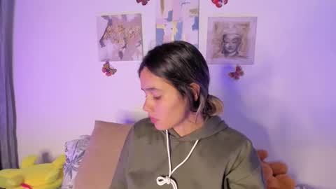 Samara is my name a pleasure delighted that you are here leave your thumb up it is important to me online show from 25, 1, 2025