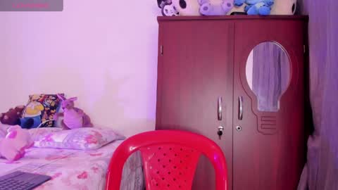 Samara is my name a pleasure delighted that you are here leave your thumb up it is important to me online show from 12, 5, 2026