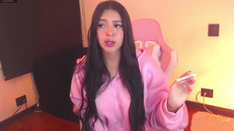 Snapshot of samara_lam chatting on 14, 12, 2024 Sammy  online show from 14, 12, 2024