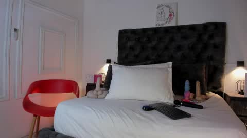 Snapshot of samara_warren77 chatting on 14, 5, 2026 Samara Warren online show from 14, 5, 2026