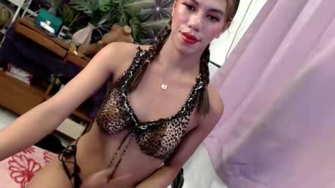 samatha_6969 online show from 13, 4, 2026