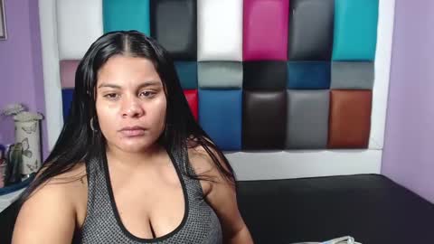 Snapshot of samevanshot chatting on 12, 1, 2025 samevanshot online show from 12, 1, 2025