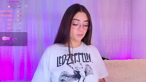 Snapshot of samii_evans chatting on 9, 3, 2025 samii evans online show from 9, 3, 2025