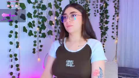 Snapshot of samii_evans chatting on 9, 10, 2025 samii evans online show from 9, 10, 2025