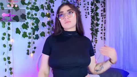 Snapshot of samii_evans chatting on 26, 11, 2025 samii evans online show from 26, 11, 2025