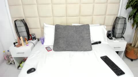 Snapshot of sammy_uwu1 chatting on 2, 2, 2025 Nice to meet you guys my name is Lina. online show from 2, 2, 2025