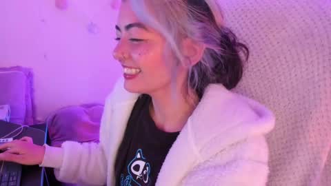   online show from 9, 3, 2025