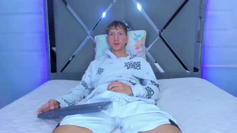 Snapshot of sammysex_ chatting on 5, 12, 2025 SAMMY online show from 5, 12, 2025