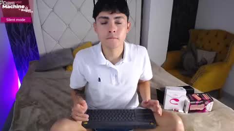 Snapshot of samu_foxxx chatting on 12, 9, 2025 SAMU online show from 12, 9, 2025
