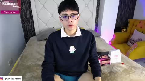 Snapshot of samu_foxxx chatting on 13, 9, 2025 SAMU online show from 13, 9, 2025
