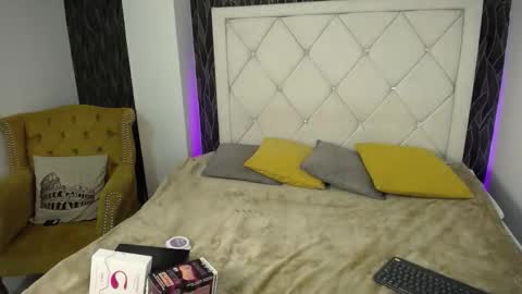 Snapshot of samu_foxxx chatting on 18, 9, 2025 SAMU online show from 18, 9, 2025