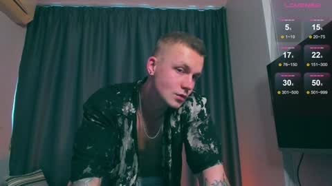 Snapshot of samuel_andrew chatting on 2, 2, 2025 Samuel online show from 2, 2, 2025