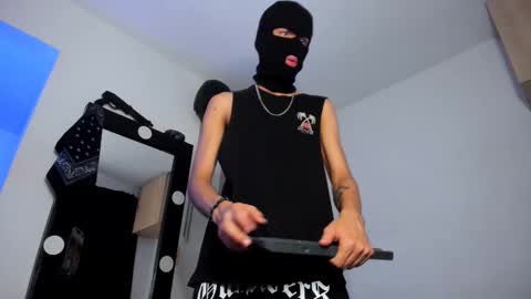   online show from 4, 11, 2025