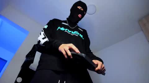   online show from 14, 11, 2025