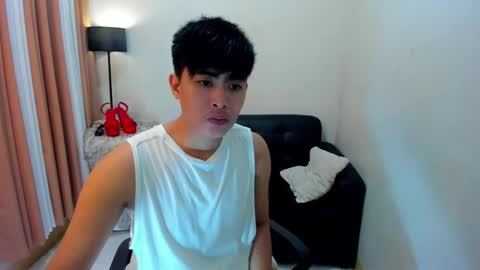 Snapshot of samuelangelo chatting on 13, 2, 2025 Sam online show from 13, 2, 2025