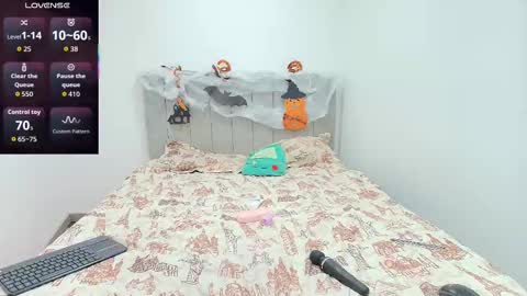 Snapshot of samyq8 chatting on 24, 10, 2025 samyq8 online show from 24, 10, 2025