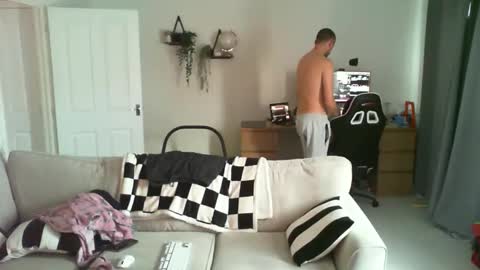 Snapshot of sandb250 chatting on 21, 5, 2026 sandb250 online show from 21, 5, 2026
