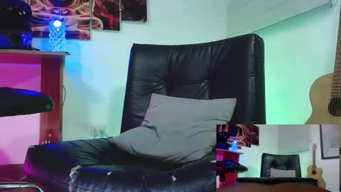 Snapshot of sander_ath chatting on 4, 12, 2025 Sander online show from 4, 12, 2025