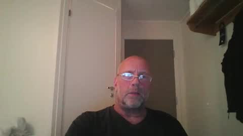 sandnesrune523 online show from 21, 10, 2025