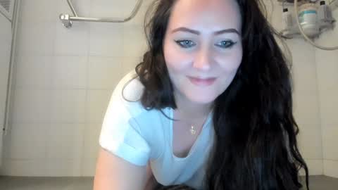 Snapshot of sandra______ chatting on 5, 12, 2024 dont forghet to thumbs up if you like my show online show from 5, 12, 2024