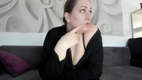 Snapshot of sandra______ chatting on 11, 11, 2025 dont forghet to thumbs up if you like my show online show from 11, 11, 2025