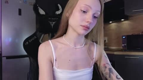 Sandra      Lillys Page    online show from 6, 6, 2026