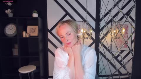 Sandra online show from 6, 2, 2025