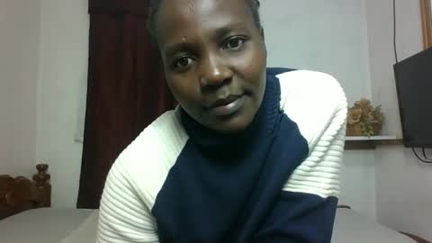 Snapshot of sandra_milly chatting on 23, 12, 2025 sandra online show from 23, 12, 2025