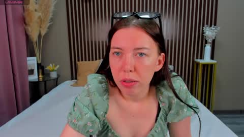 Snapshot of sandra_rosss chatting on 10, 6, 2026 Sandra online show from 10, 6, 2026