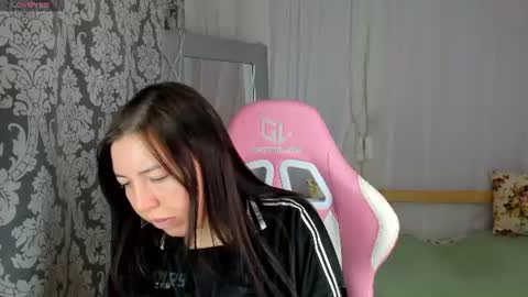 Snapshot of sandra_rosss chatting on 18, 6, 2026 Sandra online show from 18, 6, 2026