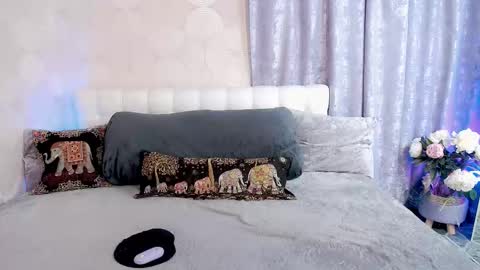 Sandra online show from 9, 9, 2025