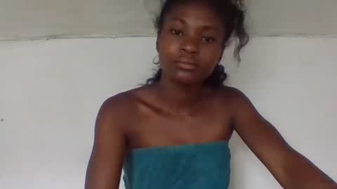 Snapshot of sandricaaa chatting on 3, 12, 2025 sandricaaa online show from 3, 12, 2025