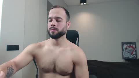 Snapshot of sandro_best chatting on 5, 1, 2026 DeAlex online show from 5, 1, 2026