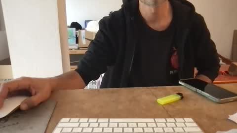 Snapshot of sandropertoni chatting on 13, 10, 2025 lucas online show from 13, 10, 2025