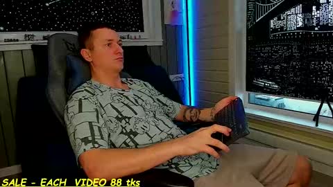 Sandy and Chris online show from 6, 3, 2025