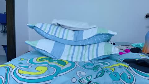 Snapshot of sandylau_ chatting on 15, 12, 2025 sandy online show from 15, 12, 2025