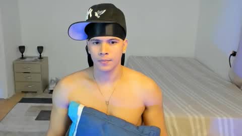Snapshot of sant_wahlberg chatting on 15, 5, 2026 Sant online show from 15, 5, 2026