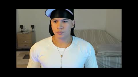 Snapshot of sant_wahlberg chatting on 19, 5, 2026 Sant online show from 19, 5, 2026