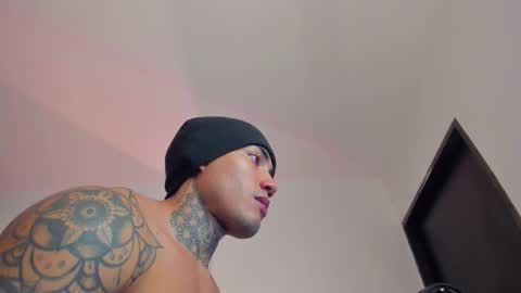 Snapshot of santi__ferrer chatting on 9, 11, 2025 Santi Ferrer online show from 9, 11, 2025