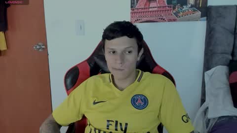 Snapshot of santi_alpha chatting on 28, 9, 2025 Santi online show from 28, 9, 2025