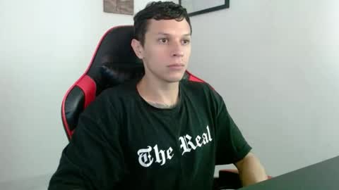 Snapshot of santi_alpha chatting on 14, 11, 2025 Santi online show from 14, 11, 2025