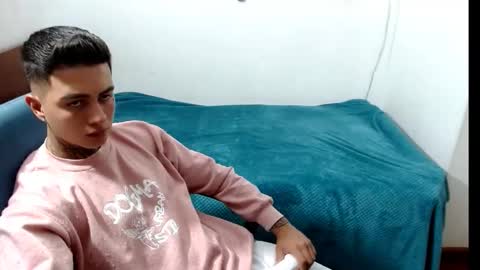 Snapshot of santi_ss chatting on 15, 9, 2025 santi_ss online show from 15, 9, 2025