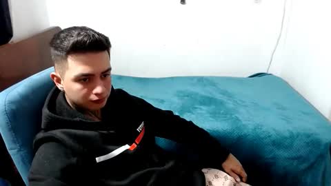 Snapshot of santi_ss chatting on 2, 10, 2025 santi_ss online show from 2, 10, 2025