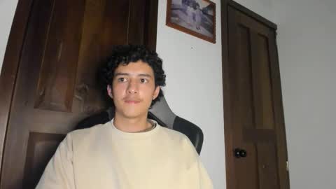 santi_twink19 online show from 22, 12, 2025