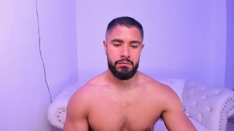 santiago_huntt online show from 29, 1, 2025