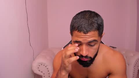 santiago_huntt online show from 8, 2, 2025