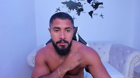 santiago_huntt online show from 10, 9, 2025