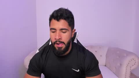 santiago_huntt online show from 9, 2, 2026