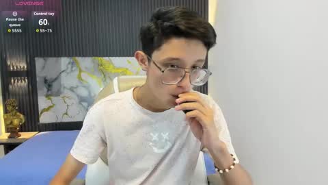 santiago_russo18 online show from 30, 9, 2025