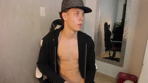 Julius Novachrono  online show from 26, 10, 2025